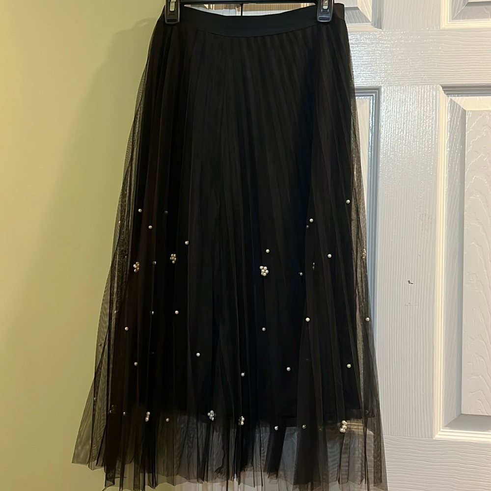 Anthropology, Eva Franco, black Tooley, pearl skirt